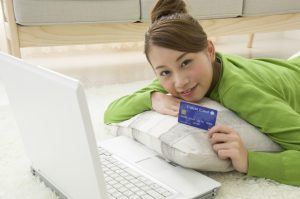 ネットショッピングでクレジットカードを使うメリットは？